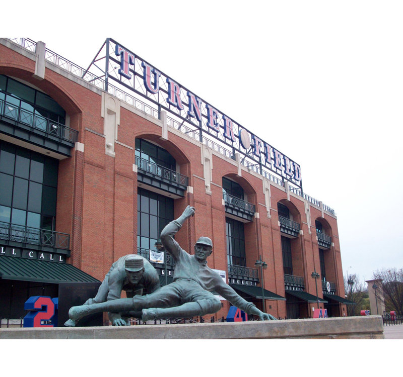 Turner Field, H 18 po x l 24 po