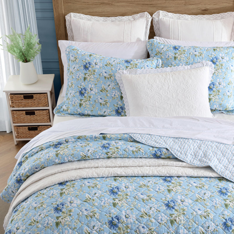 Victoria Floral Reversible Cotton Quilt Set , Blue, Twin Quilt+ 1  Standard Sham