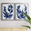 «Indigo Brush Blooms I», reproduction encadrée de qualité supérieure - prête à être accrochée-47904485-47904483