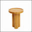 Table d'appoint ronde en bois massif avec grain naturel, idéale pour les espaces de vie modernes et chaleureux.