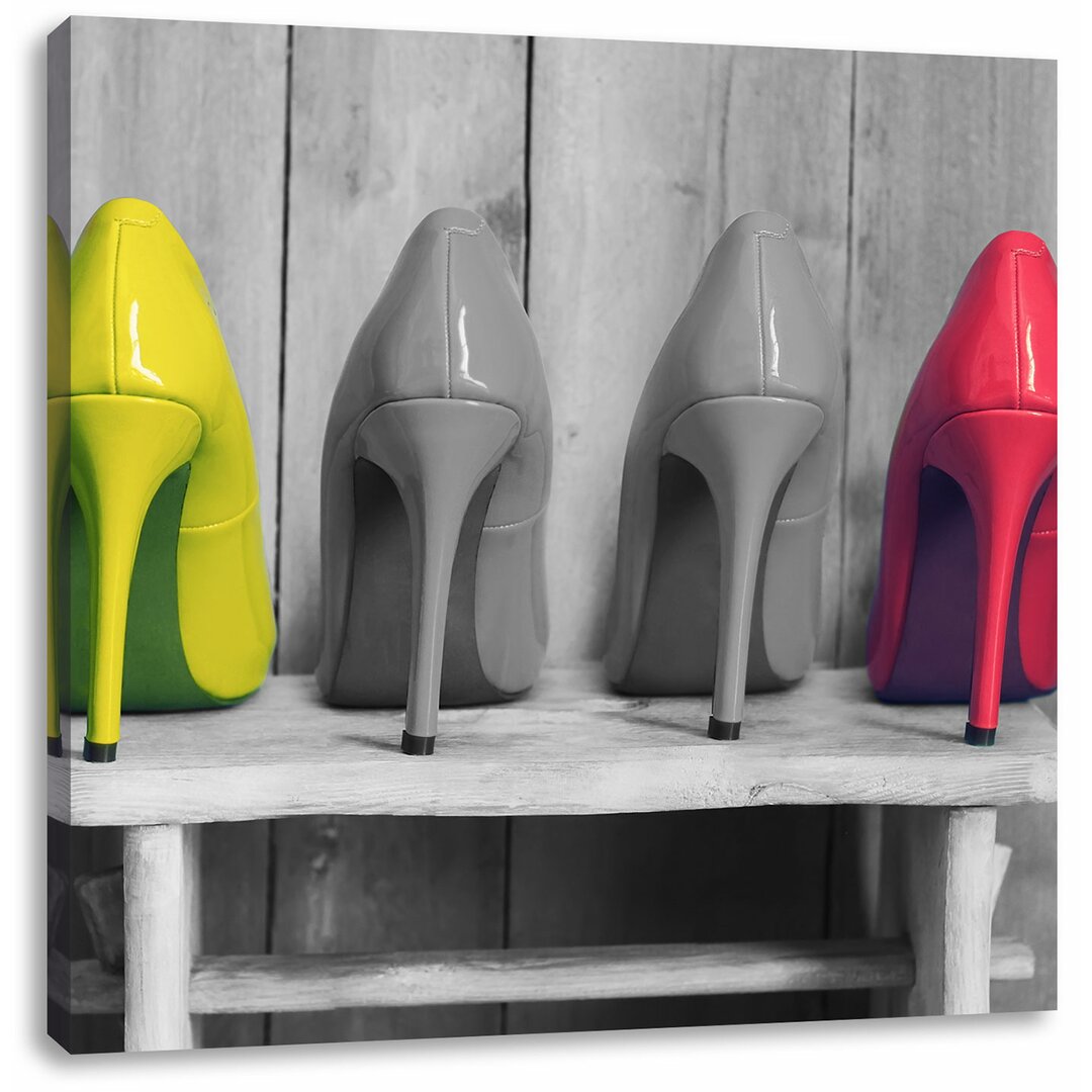 Leinwandbild High Heels auf Hocker