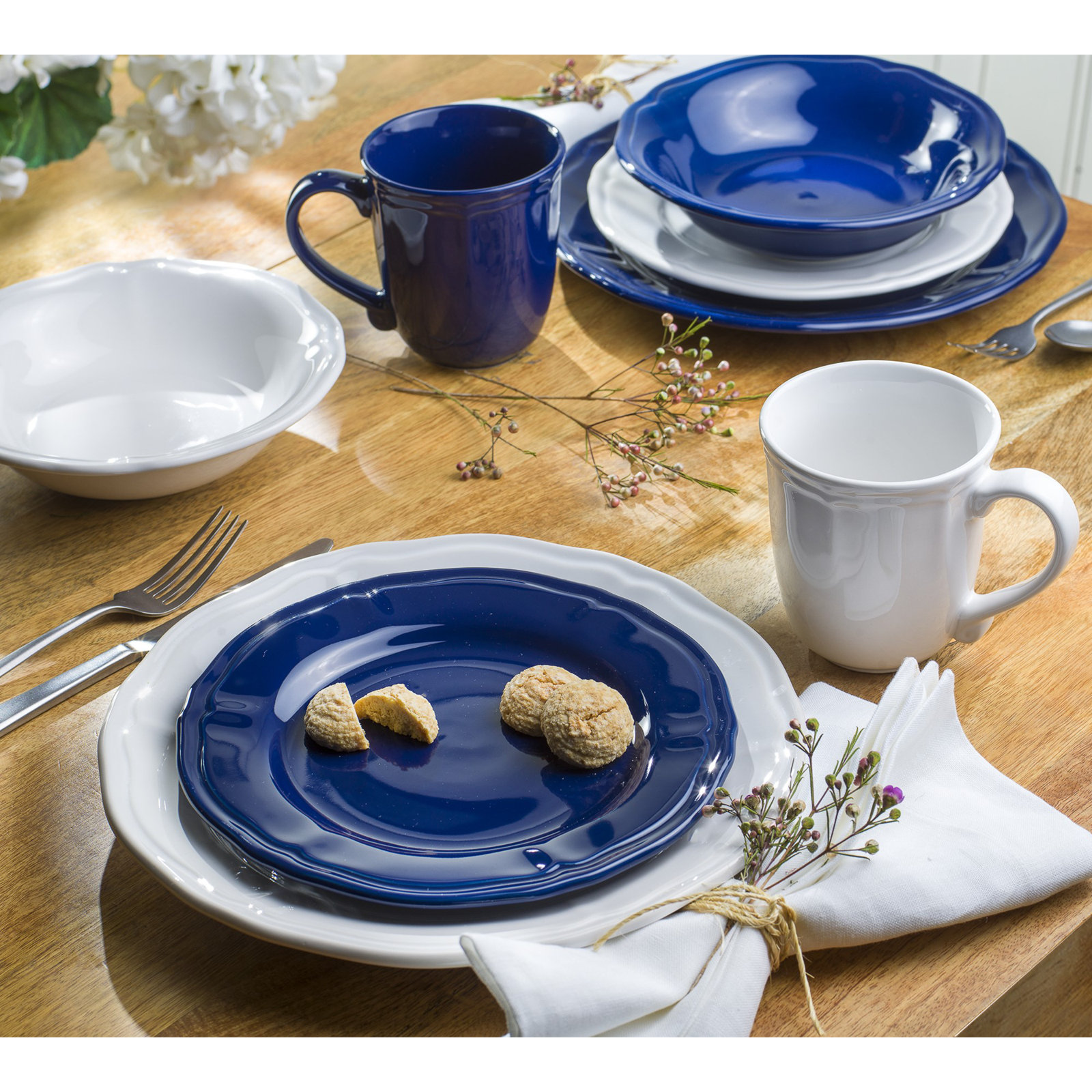Siena 16 Piece Stoneware Dinnerware Set, Cobalt Blue