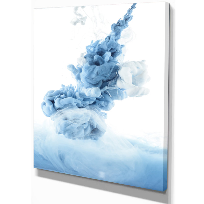 «Blue Paint Spalshés in Water», impression sur toile tendue, H 40 po x l 30 po x P 1,5 po