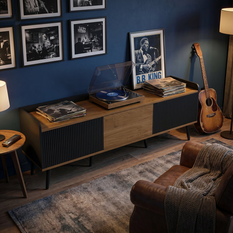 Meuble télé 63 po avec portes à rayures colorées, centre de divertissement avec panneau de particules de qualité E1 et pieds en bois massif, grande console multimédia pour le salon