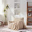 Pouf moderne en fausse fourrure pour le salon et la chambre-222424843-202682716