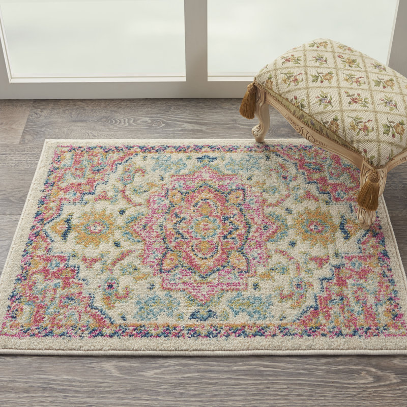 Oriental Indoor Rug, Rectangle 1'10" x 2'10"