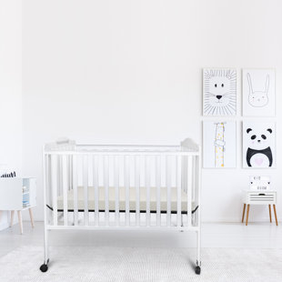 2-in-1 Convertible Baby Crib, Small Toddler Bed with Locking Wheels for Nursery Furniture, Made of Sustainable Pinewood with Adjustable Mattress Height 