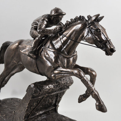 Figurines & Sculptures
