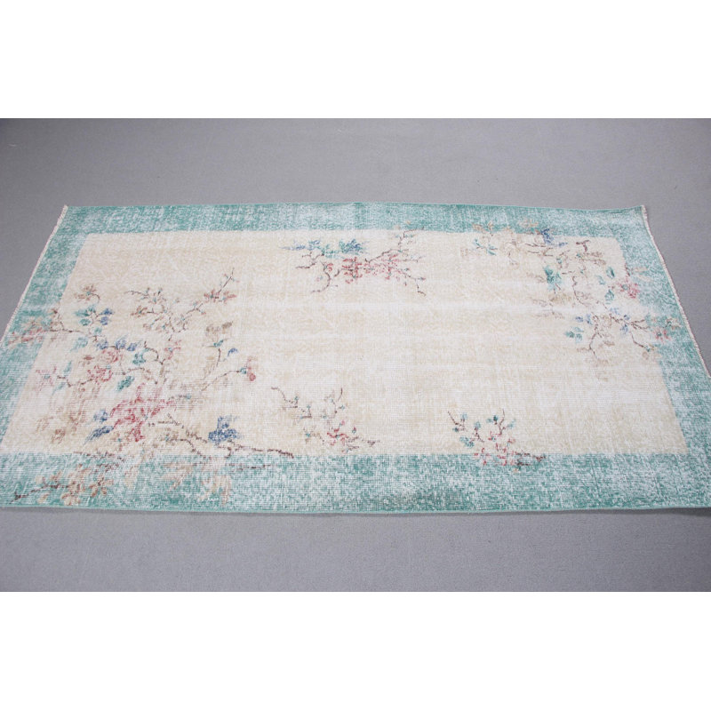 Tapis turc beige doux et lavable idéal pour la salle à manger et le vestibule