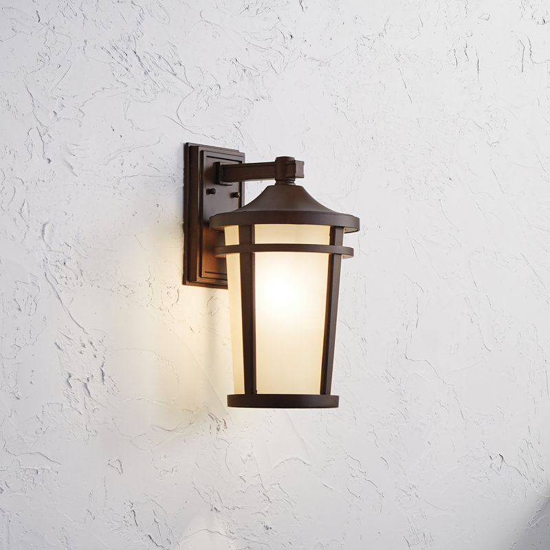 Lanterne murale d'extérieur en pierre brune 1 lumière Harvey 17,75 "Harvey, H 17,75 po x l 10 po x P 11 po / Incandescente
