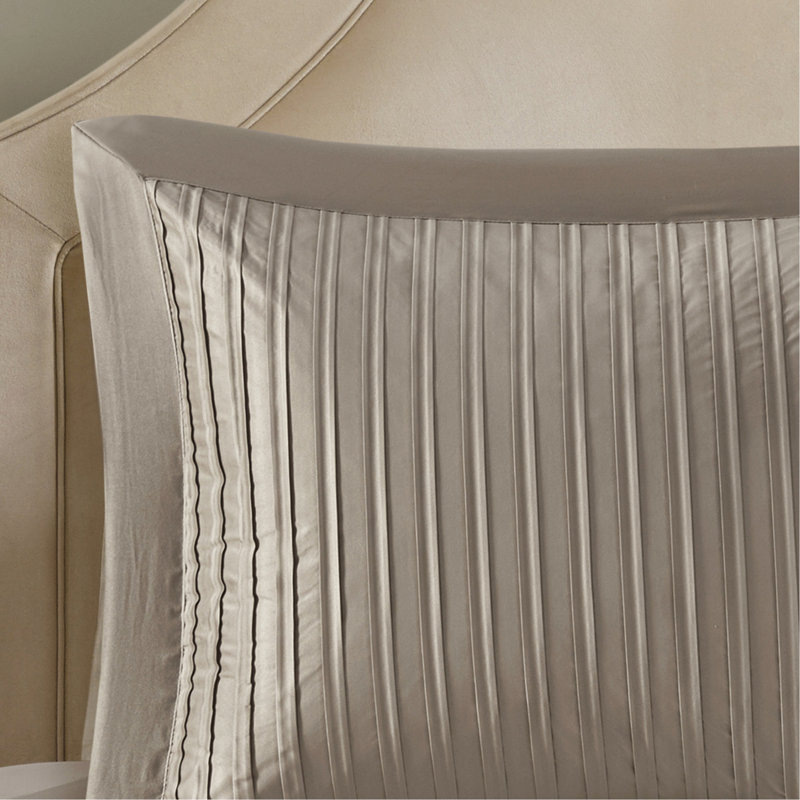 Ensemble d'édredon 7 pièces charmeuse en polyester taupe grand, Grand édredon et 6 pièces supplémentaires