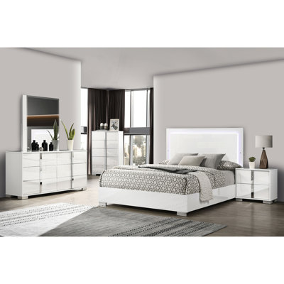 Cadre de lit très grand blanc transitionnel avec tête de lit à DEL, fabrication en métal et en bois, finition pour chambre à coucher de style contemporain avec lumières intégrées, poignées, surface enduite