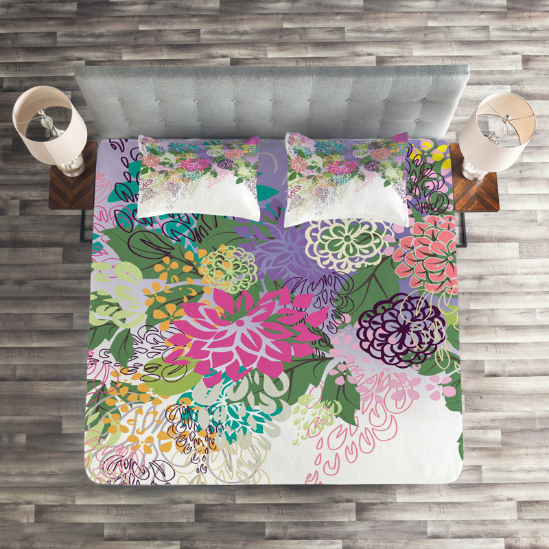 Flower Farmhouse / Country Floral Coverlet