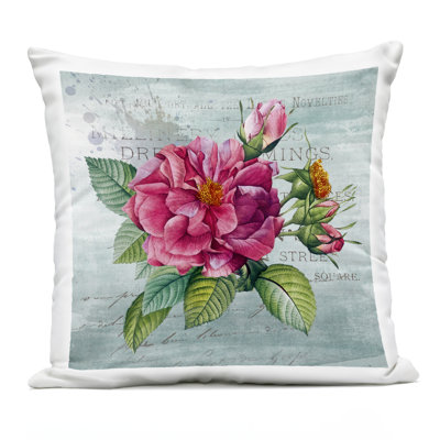 Coussin d'extérieur imprimé Pink Garden Flower Over Rustic Design par Susan Arnot