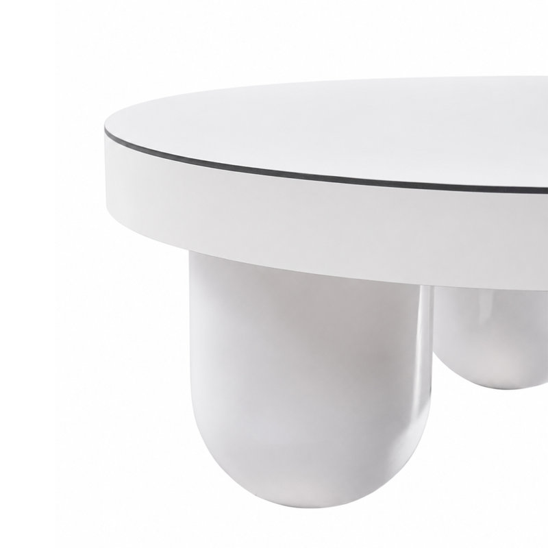Table basse à 3 pieds