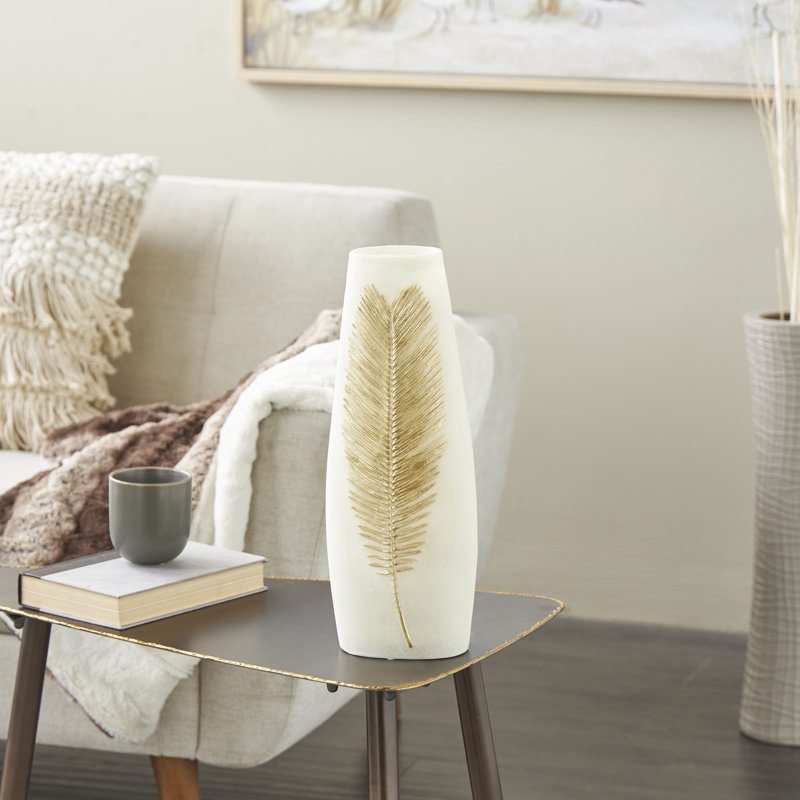 Vase crème Amiriah, H 16,40 po x l 6,20 po x P 4,40 po