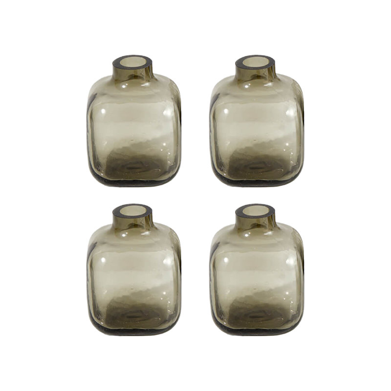 Ensemble de 4 vases en verre Orren Ellis Orren, H 3 po x l 2,25 po x P 2,25 po, Fumée