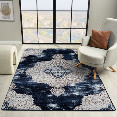 Villines Oriental Indoor Rug