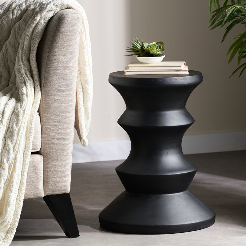 Table d'appoint en béton de 19,86 po de hauteur, noire, carrée de 15,37 po, légère, fabriquée à la main, aucun assemblage requis pour le garde-manger