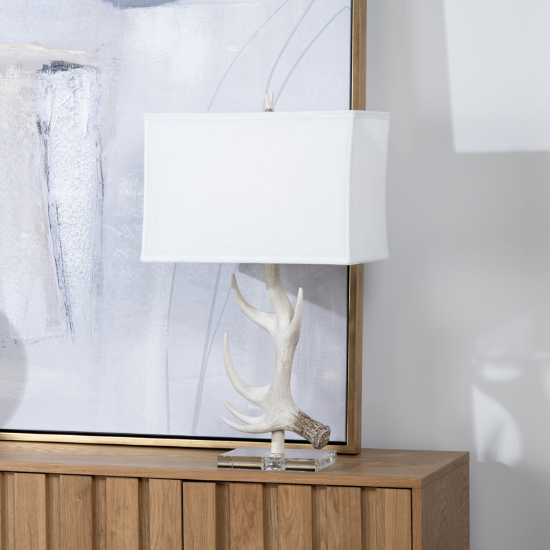 Lampe de table 28,75 po en résine avec abat-jour blanc