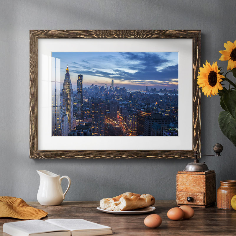 Twilight City - impression de cadre photo unique, H 14 po x l 20 po x P 1,5 po, Noyer