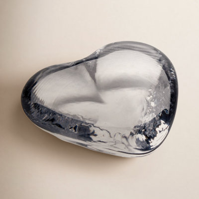 Highgate Heart, Medium
