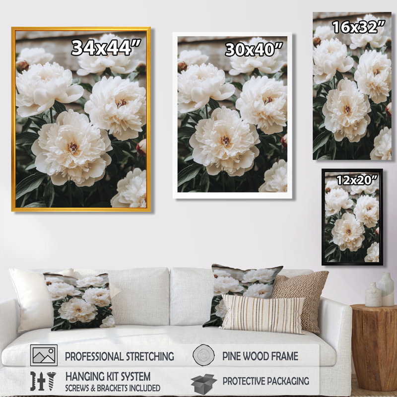 Gambrell - Floral Canvas Art Print, H 32 po x l 16 po, Reproduction encadrée sans passe-partout, Blanc