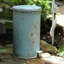 Poubelle à pédale 4,5 gallons en métal avec couvercle et doublure, poubelle rustique en métal bleu rustique-1429357506