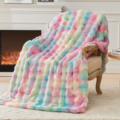 Couverture EMME en fausse fourrure