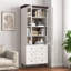 Grand garde-manger avec portes vitrées, tablettes réglables et armoire autoportante pour le salon