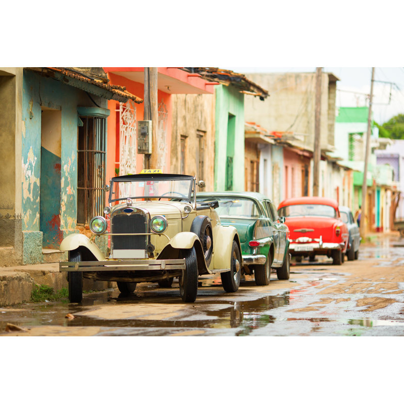 «Northboro Old Convertible Car on Canvas» par Danmirica12, photographie, H 12 po x l 18 po