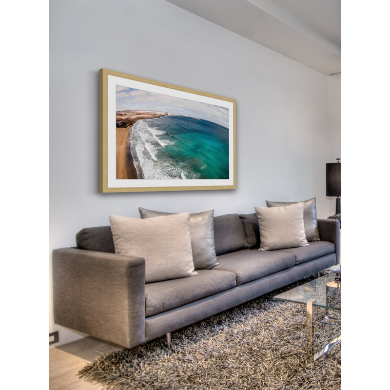 « wave after wave » par karolis janulis, reproduction d’art encadrée, H 24 po x l 36 po x P 1,5 po