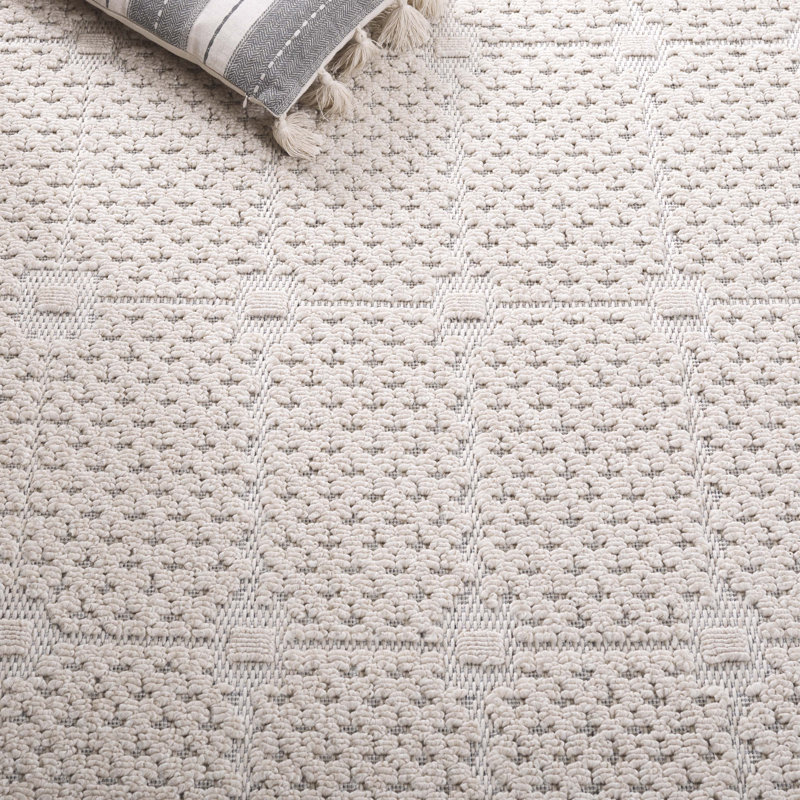 Konley Performance Solid Color Indoor/Outdoor Area Rug, Rectangle 5'3" x 7'6"