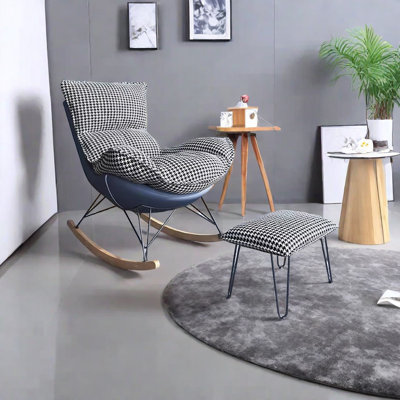 Chaise berçante légère et luxueuse