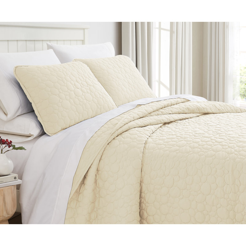 Pebble Quilted Lightweight Prewash Microfiber Quilt Set, King Quilt + 2 King Shams, Cream