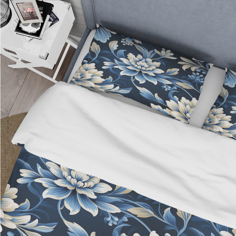 White And Blue Symmetrical Damask Damask Duvet Cover, Queen Duvet Cover + 2 Standard Shams