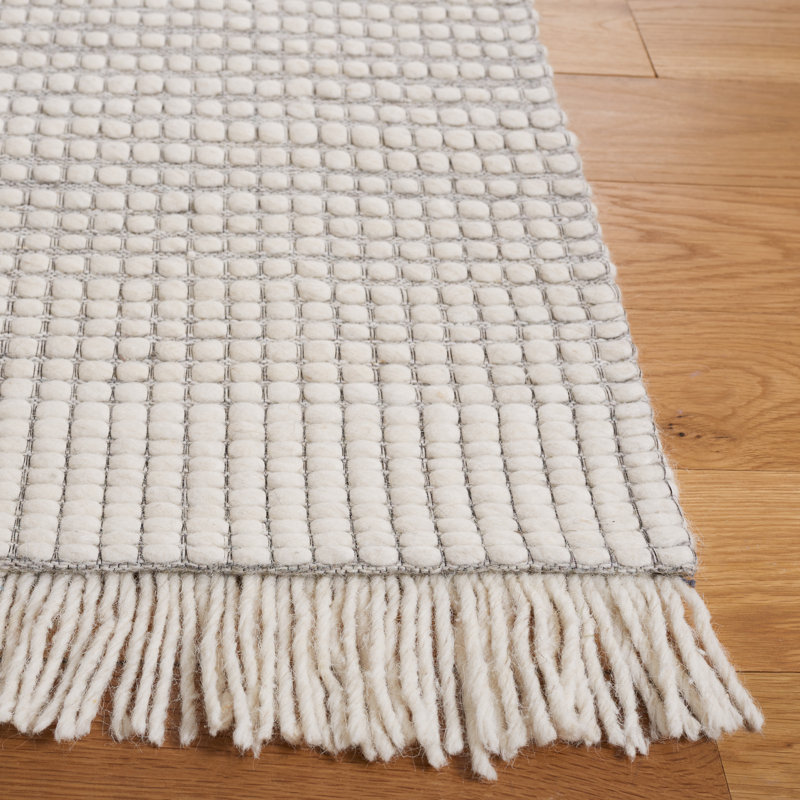Ivory and Grey Handwoven Wool 6' x 9' Area Rug