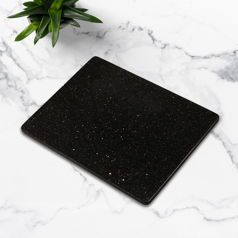 Planche à découper en granit noir naturel avec pieds en caoutchouc antidérapants, L 12 po x L 16 po