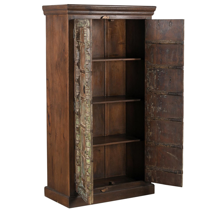 Armoire rustique antique 65 po