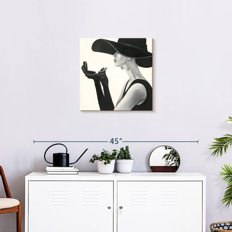 Leisha Haute Chapeau II, 20" H x 20" W