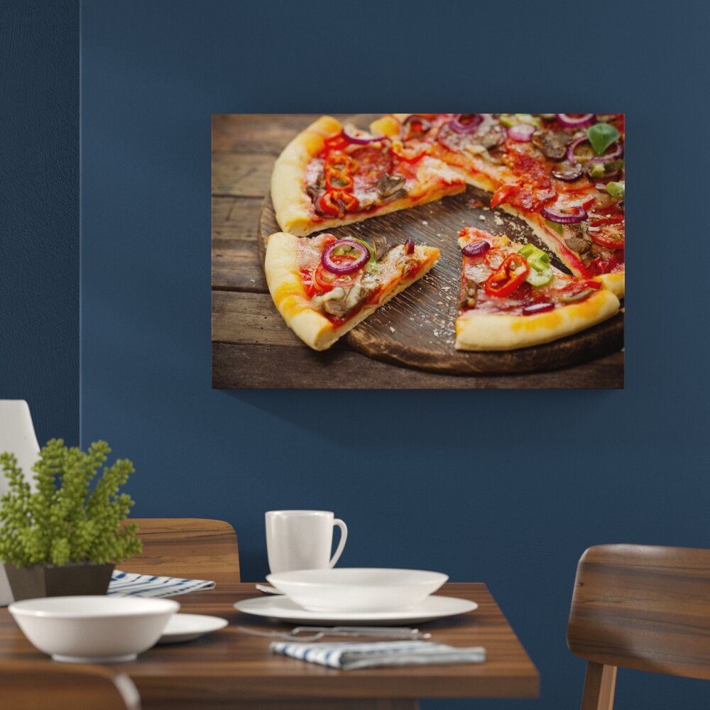 Leinwandbild „Leckere Pizza auf Holztisch A", Fotodruck