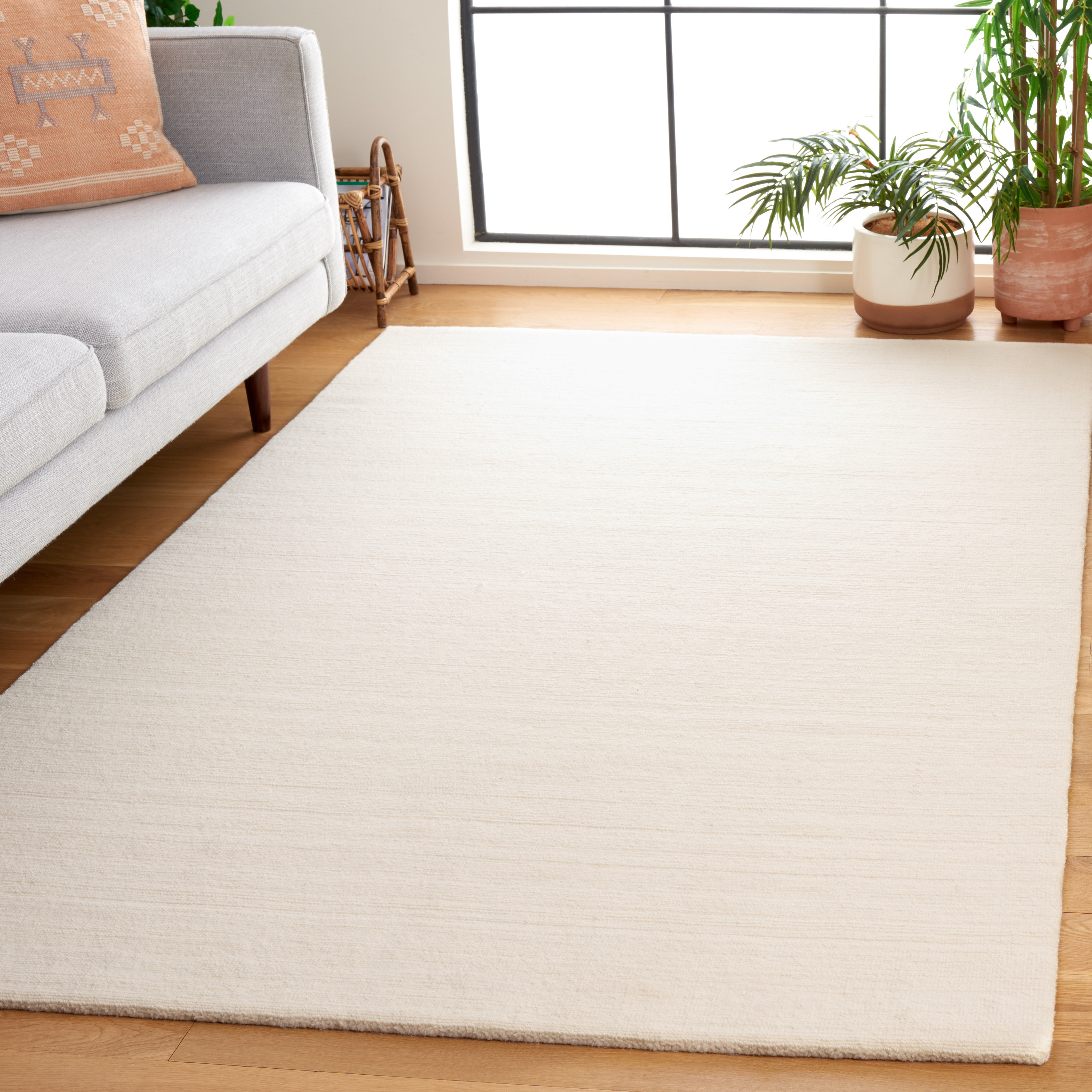 Solid Colour Rug Hokku Designs Wyndid Hand Loomed Wool/Cotton Solid Colour Rug in Ivory ...
