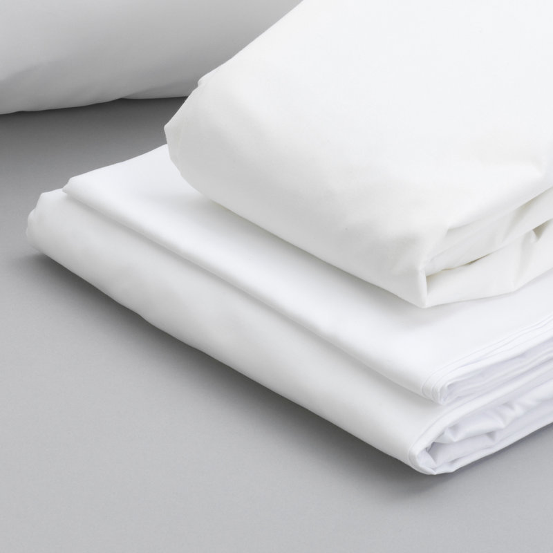 Literie très moelleuse et moelleuse - 2 oreillers, draps, protège-matelas pour une nuit de détente, protection 100% microfibre contre les acariens