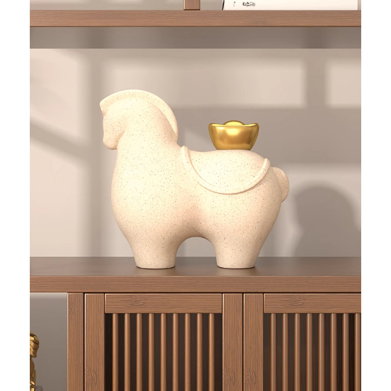 Danyae Figurines & Sculptures