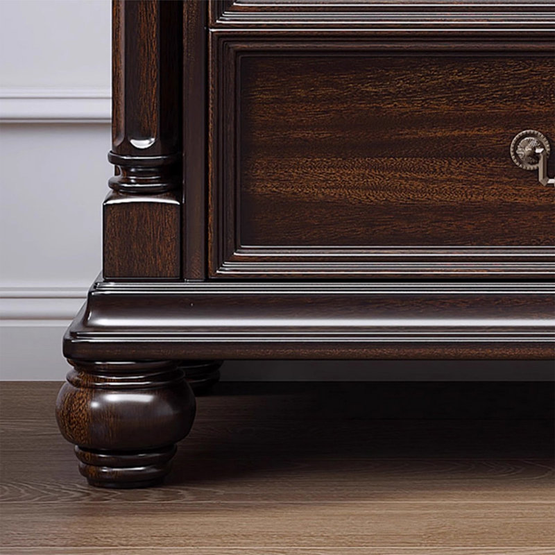 Armoire d'appoint en noyer massif