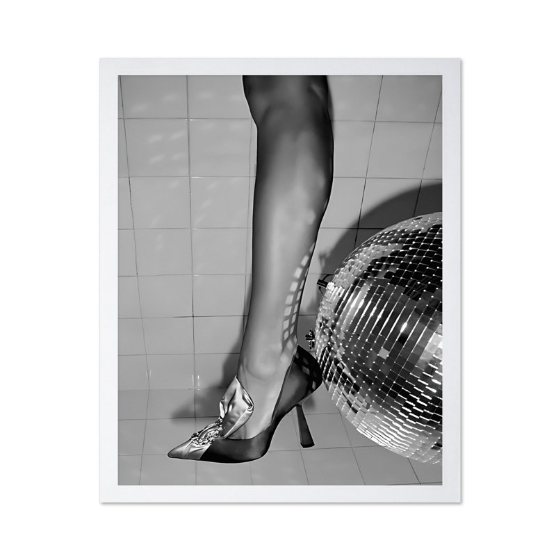 Talons et boule disco, Poster, White Framed, 11"H x 14"W