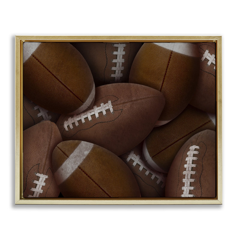 Cadre flottant «Bin of Footballs», conception par Marcus Prime, H 25 po x l 31 po, Cadre flottant métallique doré