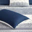 Ensemble de housse de couette en coton luxueux avec un capitonnage exquis en chenille, offrant un confort et un style inégalés.-106857055-106857054