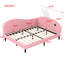 Lit de jour rembourré exquis en forme de lapin avec tête de lit distinctive, idéal pour créer un espace fantaisiste et confortable-613761336