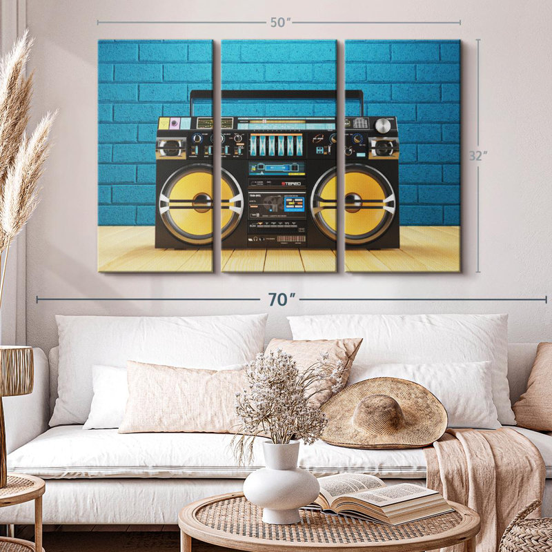 «Boombox Player» sur, H 32 po x l 50 po x P 1,25 po